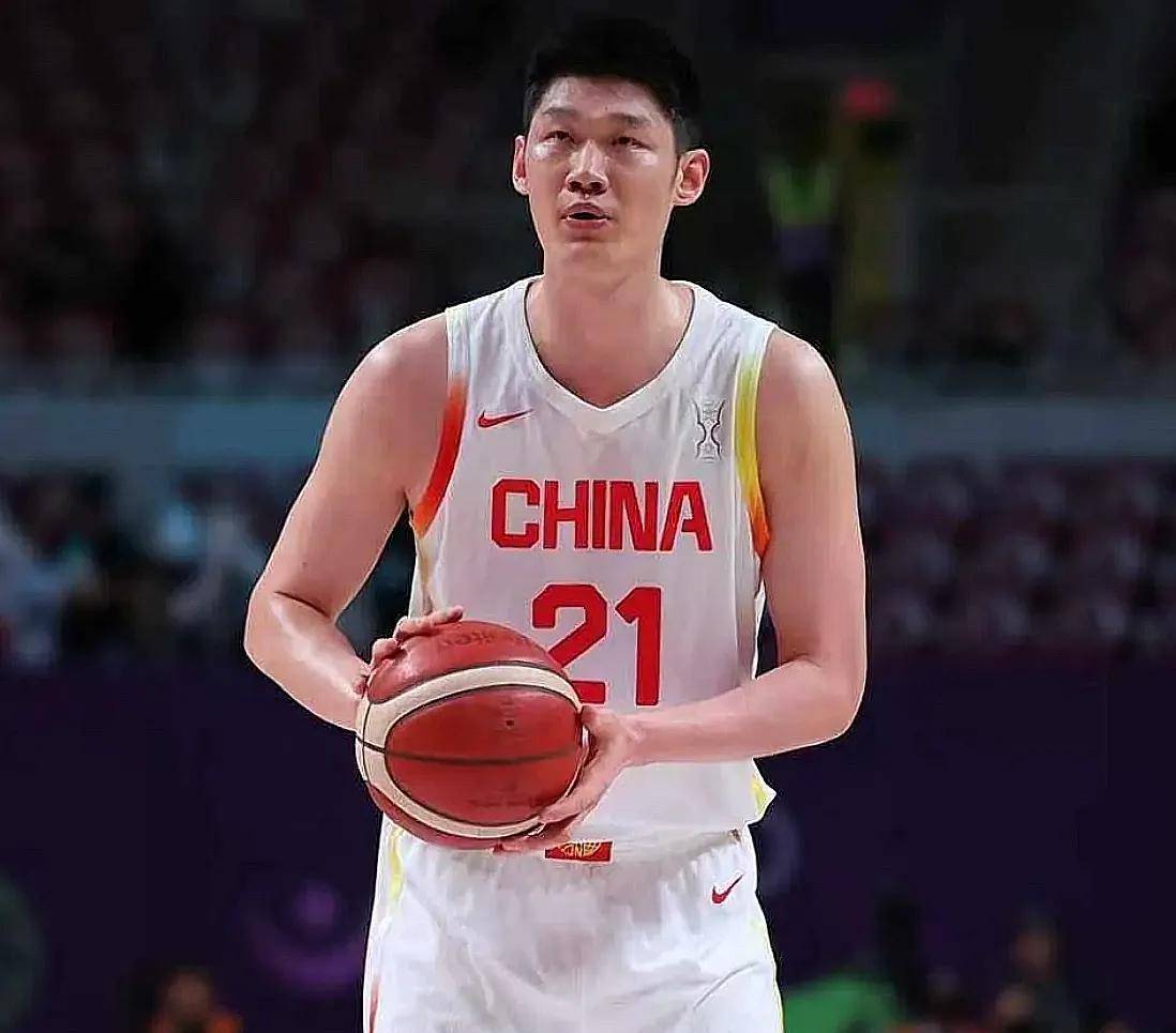 足总杯清晨走向成谜，深圳男篮完成体检，赛场秩序良好，年轻球员得到机会(2024大学生篮球赛圆满结束)