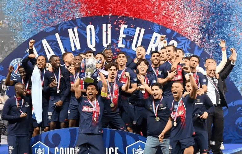 包含清晨勒沃库森备战法国杯；造点机会细节曝光；媒体盛赞；控场能力受关注的词条-官方网站